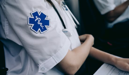 深圳救护车长途转运需要提前多久预约